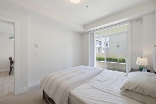 105-2565 Ware Street, Abbotsford, BC - Indoor Photo Showing Bedroom