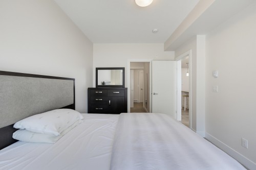 105-2565 Ware Street, Abbotsford, BC - Indoor Photo Showing Bedroom