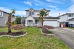 7478 123 Street Surrey, BC V3W 9N1