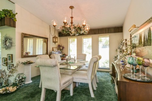 2704 St. Moritz Way, Abbotsford, BC - Indoor Photo Showing Dining Room