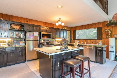 2704 St. Moritz Way, Abbotsford, BC - Indoor Photo Showing Kitchen