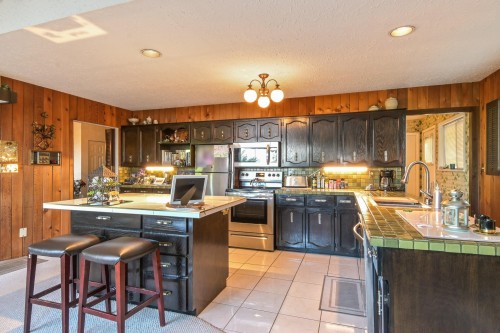2704 St. Moritz Way, Abbotsford, BC - Indoor Photo Showing Kitchen