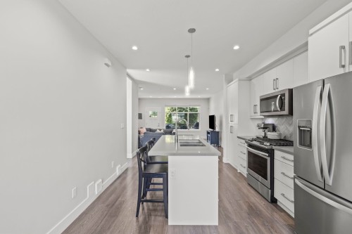 51-14541 Winter Crescent, Surrey, BC - Indoor Photo Showing Kitchen With Stainless Steel Kitchen With Upgraded Kitchen