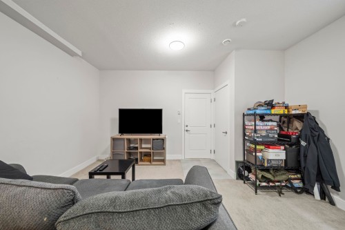 51-14541 Winter Crescent, Surrey, BC - Indoor Photo Showing Other Room