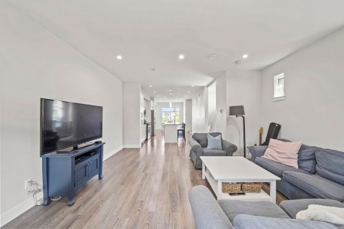 51-14541 Winter Crescent, Surrey, BC - Indoor Photo Showing Living Room