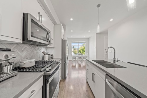 51-14541 Winter Crescent, Surrey, BC - Indoor Photo Showing Kitchen With Stainless Steel Kitchen With Double Sink With Upgraded Kitchen