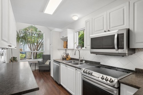 30-16155 82 Avenue, Surrey, BC - Indoor Photo Showing Kitchen With Double Sink