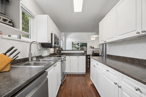 30-16155 82 Avenue, Surrey, BC - Indoor Photo Showing Kitchen With Double Sink