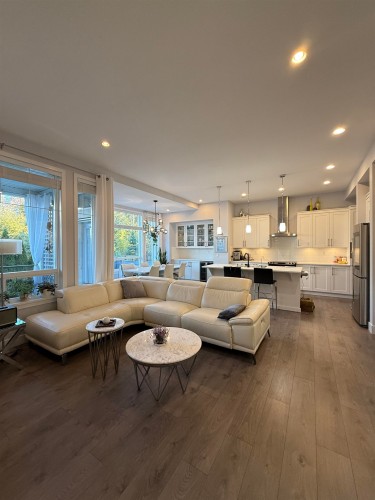 20455 83A Avenue, Langley, BC - Indoor Photo Showing Living Room