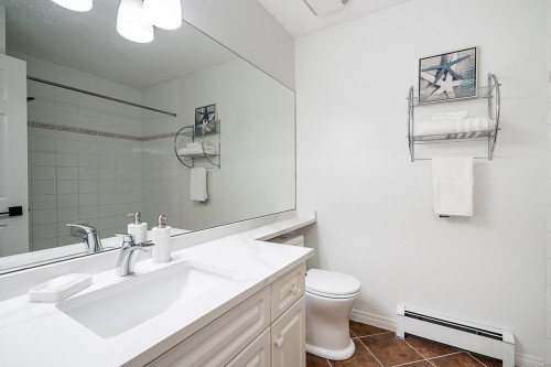 2-15099 28 Avenue, Surrey, BC - Indoor Photo Showing Bathroom