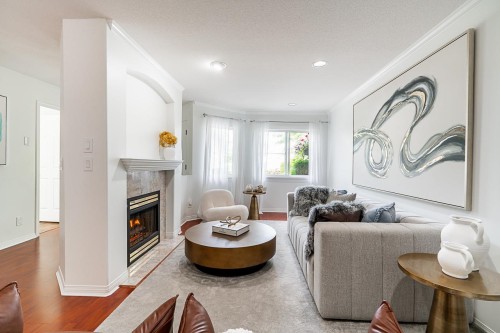 2-15099 28 Avenue, Surrey, BC - Indoor Photo Showing Living Room With Fireplace