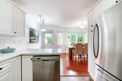 2-15099 28 Avenue, Surrey, BC - Indoor Photo Showing Kitchen