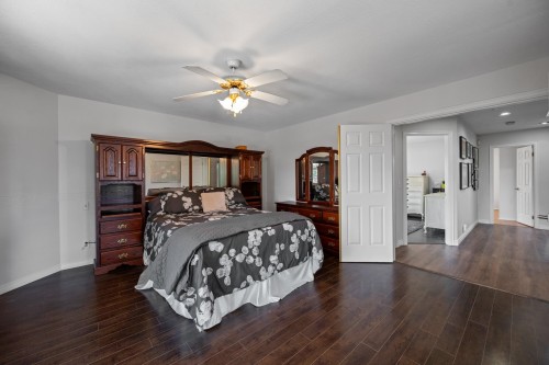 16614 Cherryhill Crescent, Surrey, BC - Indoor Photo Showing Bedroom