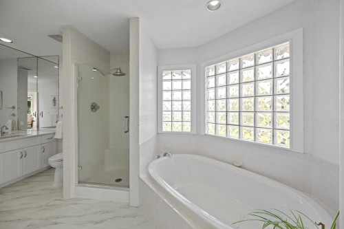 16614 Cherryhill Crescent, Surrey, BC - Indoor Photo Showing Bathroom