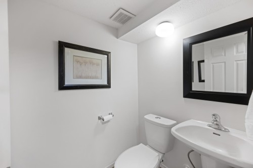 16614 Cherryhill Crescent, Surrey, BC - Indoor Photo Showing Bathroom