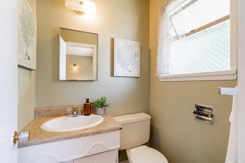 11595 75A Avenue, Delta, BC - Indoor Photo Showing Bathroom