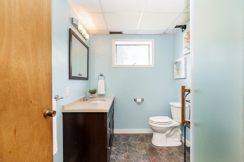 11595 75A Avenue, Delta, BC - Indoor Photo Showing Bathroom