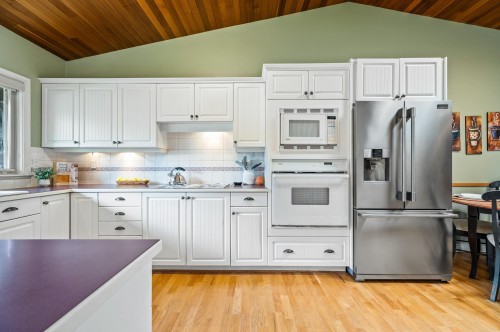 11390 Northview Crescent, Delta, BC - Indoor Photo Showing Kitchen