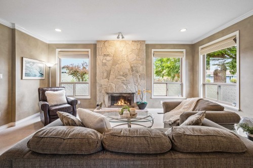 11390 Northview Crescent, Delta, BC - Indoor Photo Showing Living Room With Fireplace