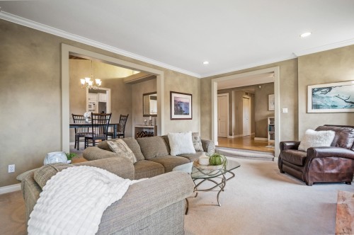11390 Northview Crescent, Delta, BC - Indoor Photo Showing Living Room