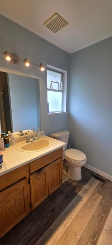 14919 Spenser Drive, Surrey, BC - Indoor Photo Showing Bathroom
