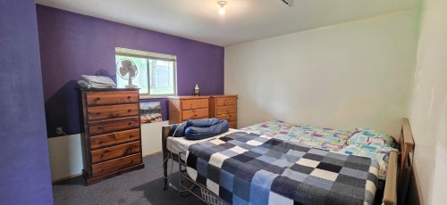14919 Spenser Drive, Surrey, BC - Indoor Photo Showing Bedroom