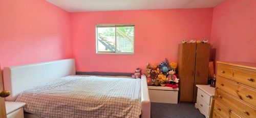 14919 Spenser Drive, Surrey, BC - Indoor Photo Showing Bedroom
