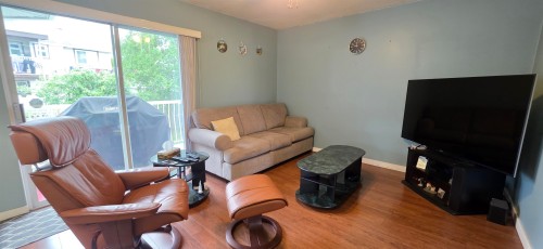 14919 Spenser Drive, Surrey, BC - Indoor Photo Showing Living Room