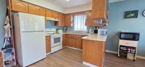 14919 Spenser Drive, Surrey, BC - Indoor Photo Showing Kitchen