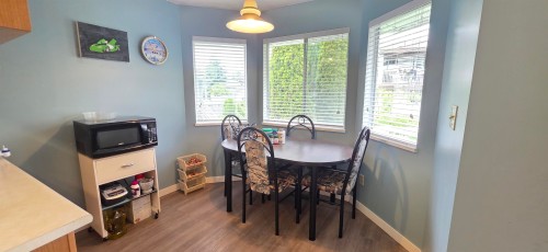 14919 Spenser Drive, Surrey, BC - Indoor Photo Showing Dining Room
