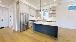 196XX 75 Avenue Langley, BC V2Y 3R9