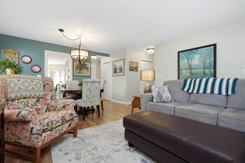 19-1973 Winfield Drive, Abbotsford, BC - Indoor Photo Showing Living Room
