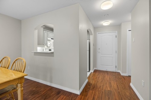 109-17727 58 Avenue, Surrey, BC - Indoor Photo Showing Other Room