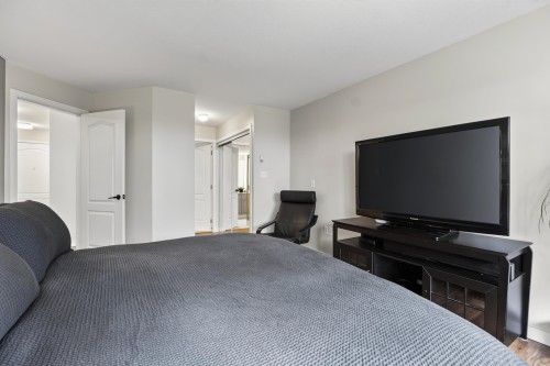 109-17727 58 Avenue, Surrey, BC - Indoor Photo Showing Bedroom