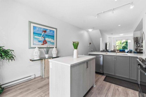 67-9718 161A Street, Surrey, BC - Indoor Photo Showing Kitchen