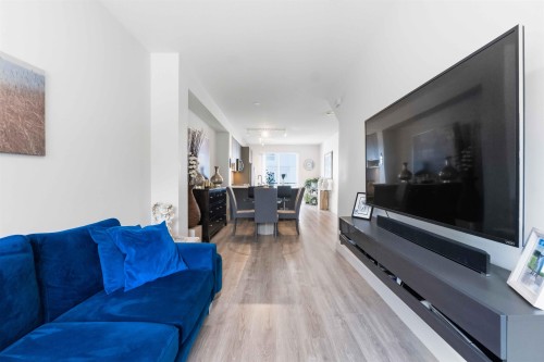 67-9718 161A Street, Surrey, BC - Indoor Photo Showing Living Room
