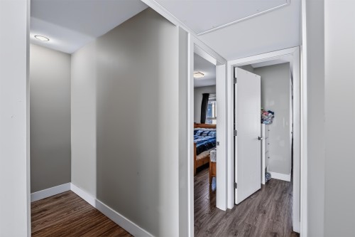 2-1938 North Parallel Road, Abbotsford, BC - Indoor Photo Showing Other Room
