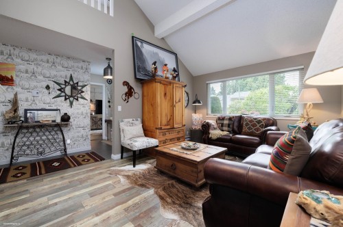 11970 Staples Crescent, Delta, BC - Indoor Photo Showing Living Room