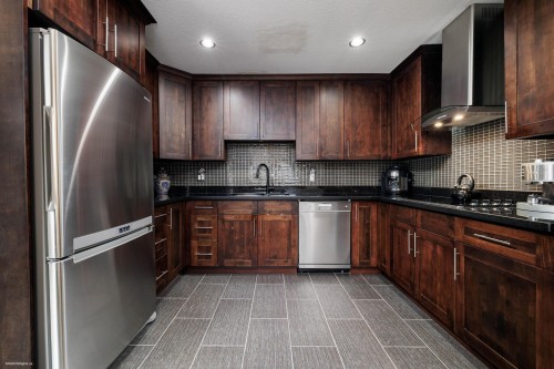 11970 Staples Crescent, Delta, BC - Indoor Photo Showing Kitchen
