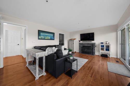 35993 Eaglecrest Place, Abbotsford, BC - Indoor Photo Showing Living Room With Fireplace