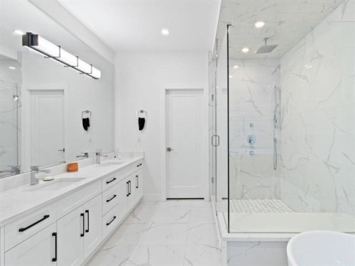 17030 79A Avenue, Surrey, BC - Indoor Photo Showing Bathroom