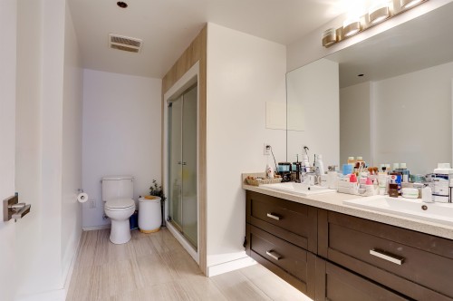 2703-11967 80 Avenue, Delta, BC - Indoor Photo Showing Bathroom