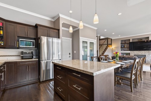 19160 69 Avenue, Surrey, BC - Indoor Photo Showing Kitchen With Upgraded Kitchen
