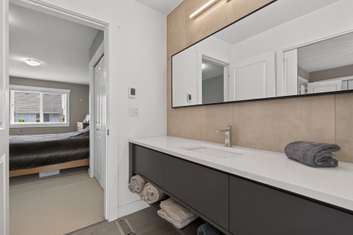 19160 69 Avenue, Surrey, BC - Indoor