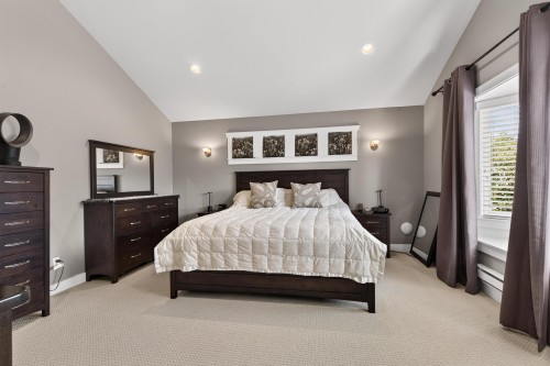 19160 69 Avenue, Surrey, BC - Indoor Photo Showing Bedroom
