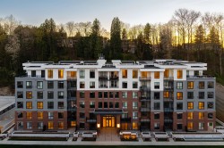 313-2771 Montrose Avenue  Abbotsford, BC V2S 0R2