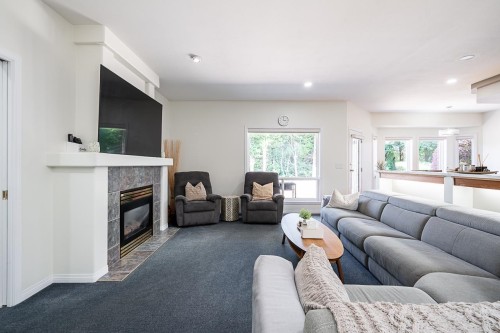 5758 Kettle Crescent W, Surrey, BC - Indoor Photo Showing Living Room With Fireplace