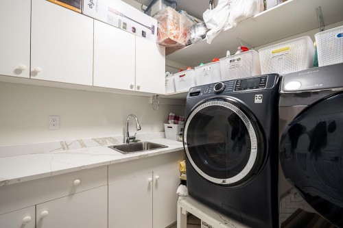 5758 Kettle Crescent W, Surrey, BC - Indoor Photo Showing Laundry Room