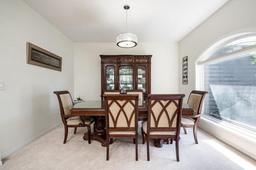 5758 Kettle Crescent W, Surrey, BC - Indoor Photo Showing Dining Room