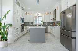 5876 139a Street Surrey, BC V3X 0G7